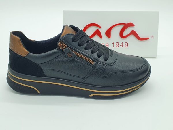 Sneakers femme cuir noir et or ARA