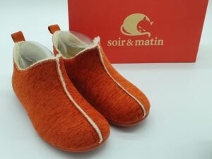 Pantoufles velours orange SOIR & MATIN