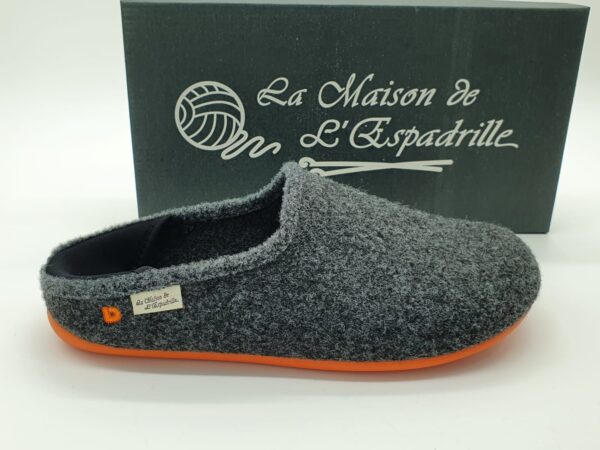 Pantoufles hommes convertibles en mules feutre gris/ semelles orange