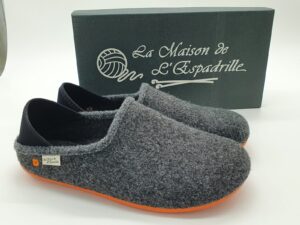 Pantoufles hommes convertibles en mules feutre gris/ semelles orange