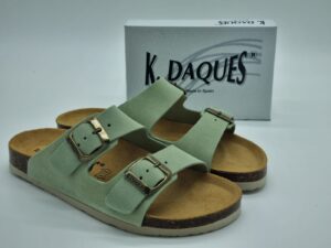 K DAQUÈS- mules boucles- cuir pistache